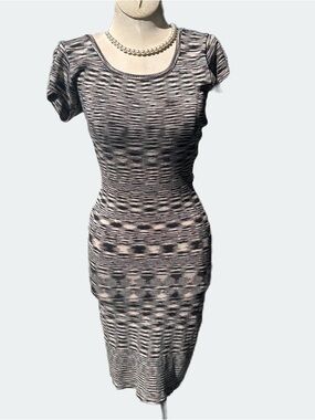VTG Women's Short Sleeve Knit Bodycon Dress in Black & Cream